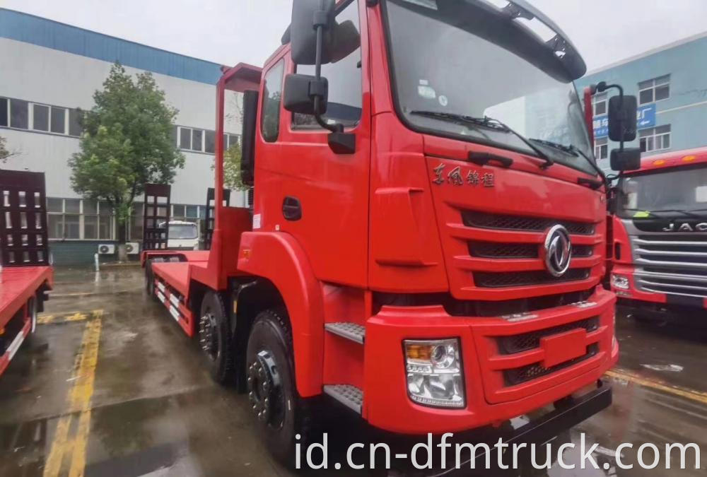 Dongfeng Flatbed Transport Vehicle